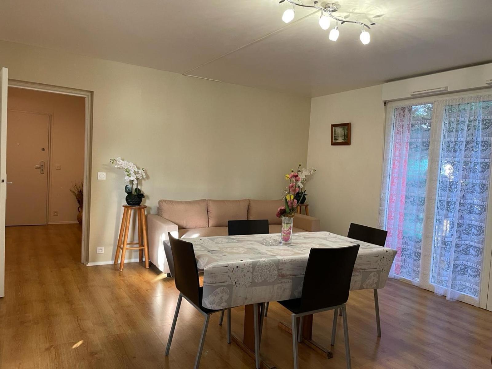 Apartment F3 Cosy A A 10 Minutes De La Gare Prefecture Et Proche Essec *